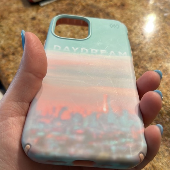 Speck 12 pro Case - Picture 7 of 7